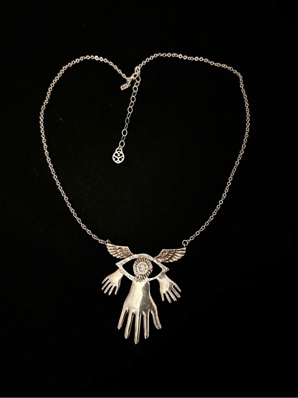 Sliver Angel Hands Winged Eye Necklace/ Women Jewelry